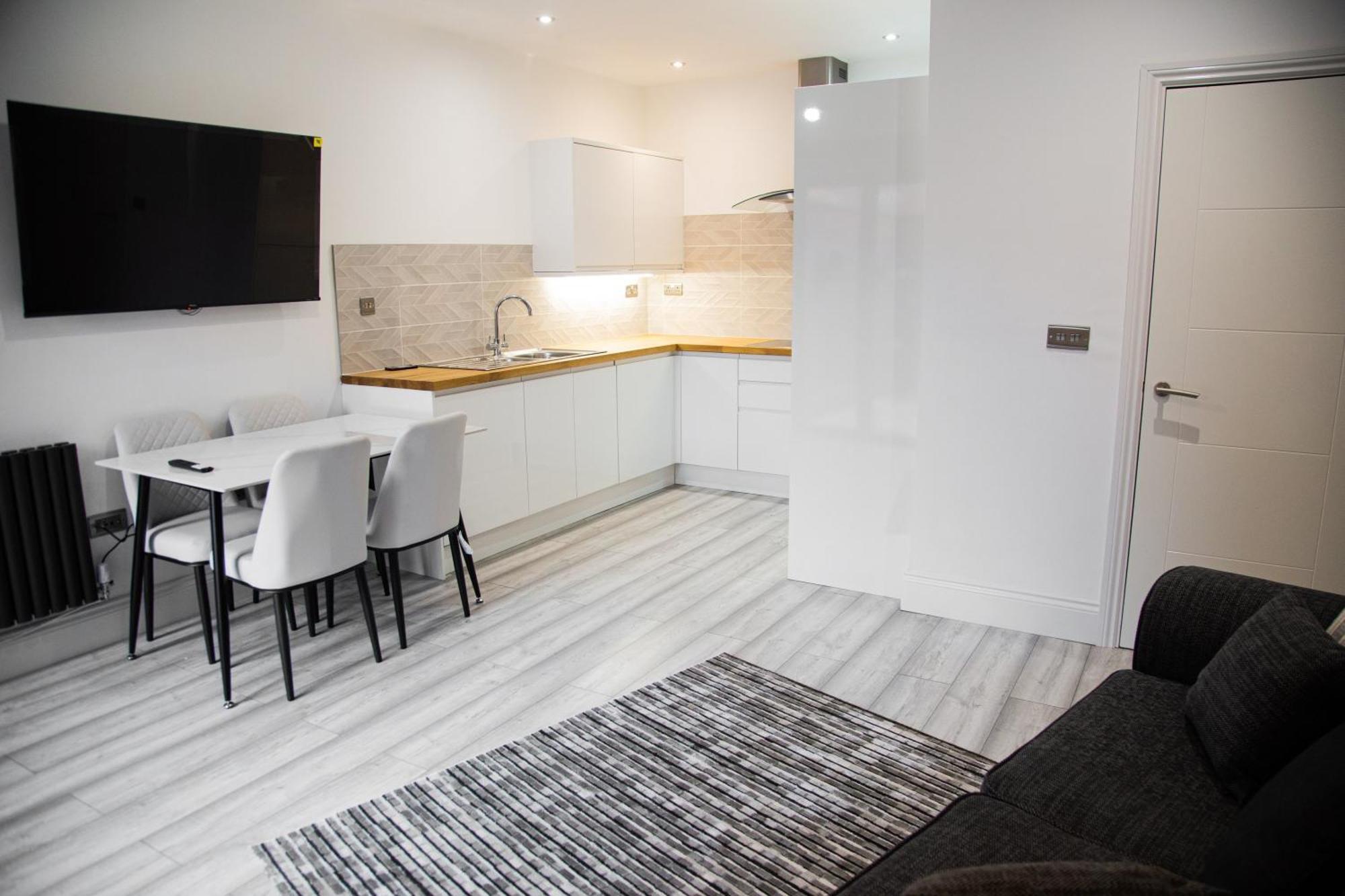 Apartment Academy *